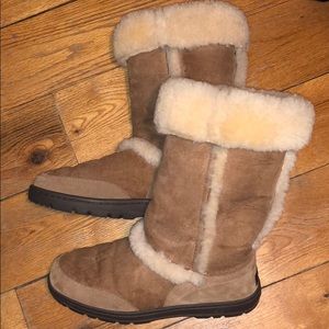 UGG Australia 'Sundance II' Boots